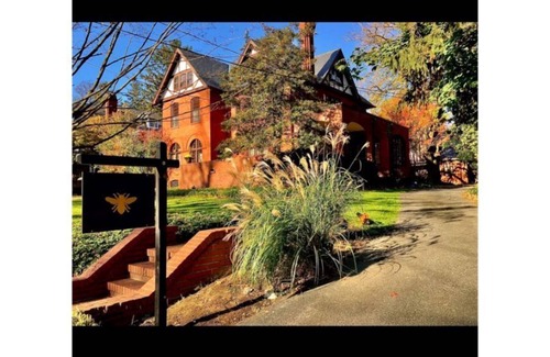 Bausman House | The Main on Marietta * Historic Estate