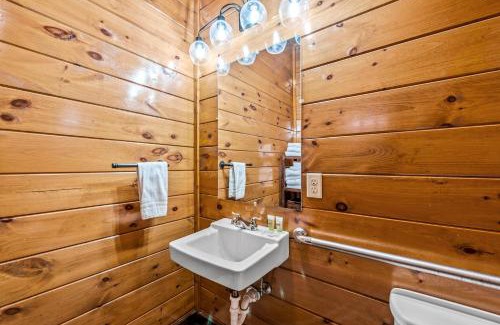 Gatlinburg House | The Majestic Pine Retreat by Stony Brook Cabins