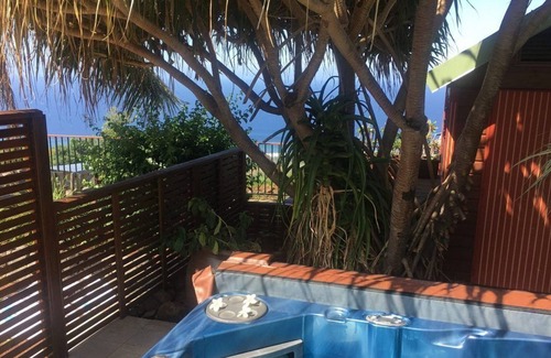 Piton Saint-Leu Apartment | The Maloya **** Beautiful T2 with garden, accessibility PMR, pool & spa