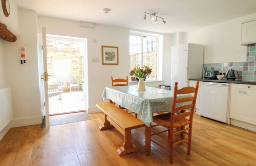Ludwel Cottage | THE MALTSTER'S HOUSE, family friendly, with open fire in Ludlow
