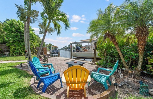 Florida Ridge House | The Manatee'ki House - Tropical Getaway