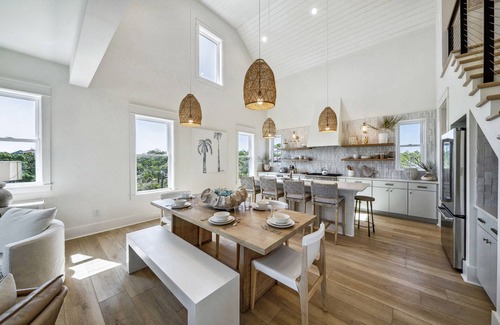 Plantation House | The Mango Tree: New Home- Stunning Priv. Pool, Designer Finishes, Pet Friendly!