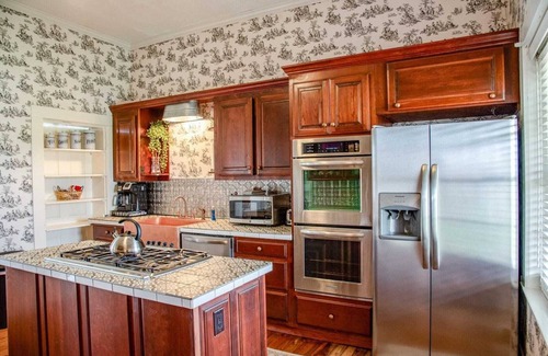 Altamont House | The Manor 1885 Altamont