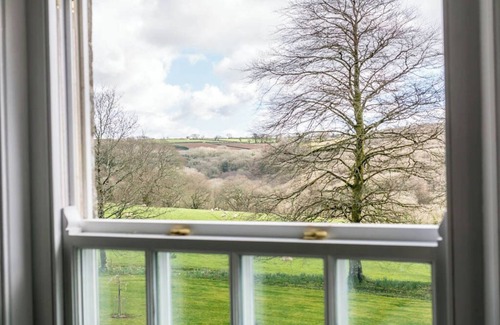 Bodmin House | The Manor at Boconnion w/Pool & Tennis Court