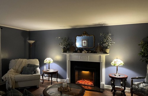 Maysville House | The Manor at Maysville Golf Course View