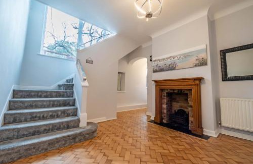 Boscombe House | The Manor - Large Luxury home in Bournemouth - Sleeps 12+