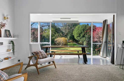 Waipahihi House | The Manor - Spa, Sauna, Trampoline and Huge Grounds