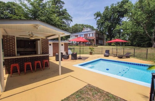 Church Street House | The Mansion Headquarters Retreat near Atl airportnn