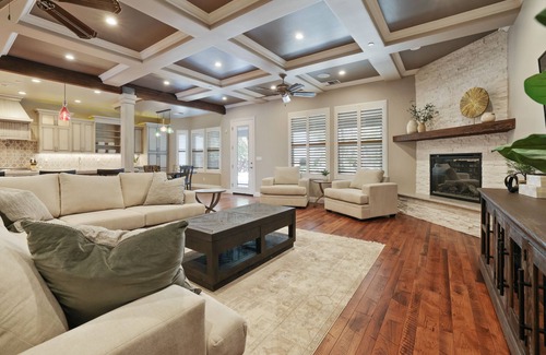 Porterville House | The Mansion | Theater & Pool