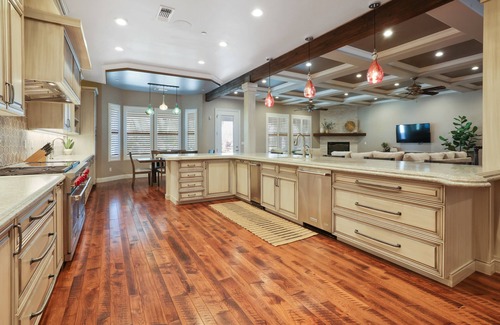 Porterville House | The Mansion | Theater & Pool