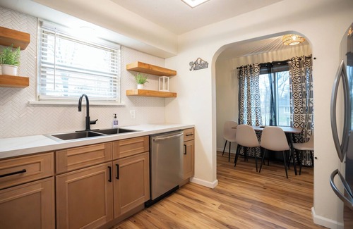 Caseyville House | The Maple Cottage