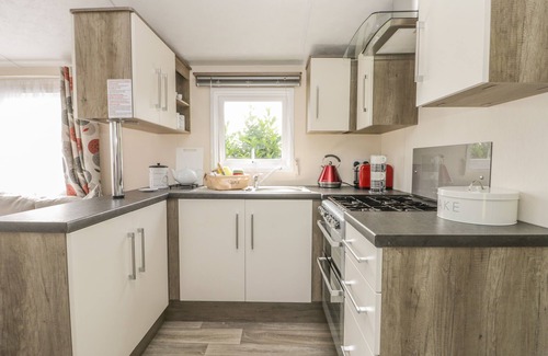 Cloughton Cottage | THE MAPLE, pet friendly, with a garden in Cloughton