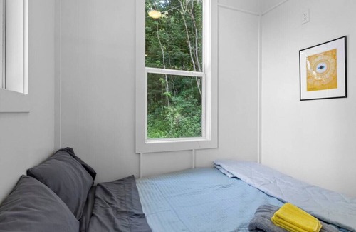 Burnsville House | The Maple · The Maple - 5 Mins From Burnsville