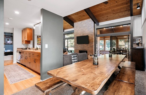 Bellaire House | The Maple View Lodge sleeps 16 @ Shanty Creek Close to Torch Lake&Lake Bellaire
