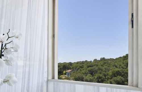 Vouliagmeni Hotel | The Margi