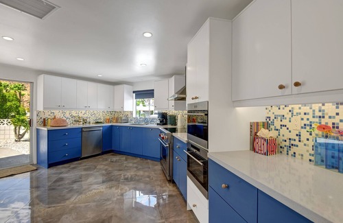 Vista Las Palmas House | The Marilyn Monroe Estate 4bed/4ba Pool and Spa. Newly Remodeled.