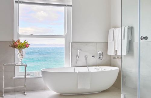 Hermanus City-Centre Hotel | The Marine Hermanus