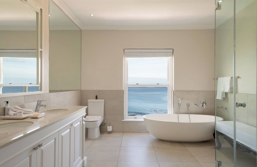 Hermanus City-Centre Hotel | The Marine Hermanus