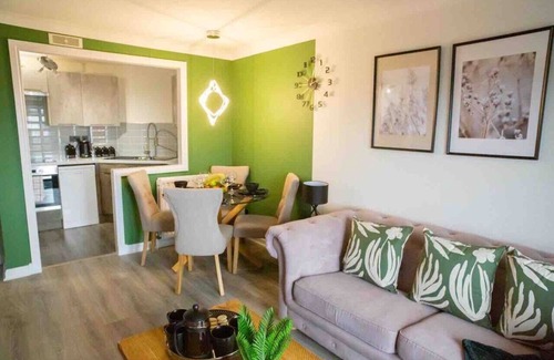 Ayr Apartment | The Marine @ No.7 Ayr Beach - Coorie Doon