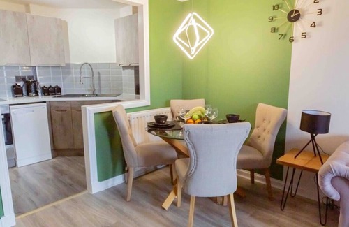 Ayr Apartment | The Marine @ No.7 Ayr Beach - Coorie Doon