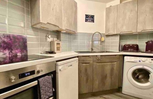 Ayr Apartment | The Marine @ No.7 Ayr Beach - Coorie Doon