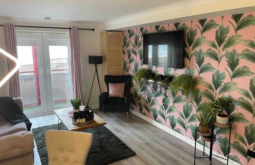 Ayr Apartment | The Marine @ No.7 Ayr Beach - Coorie Doon