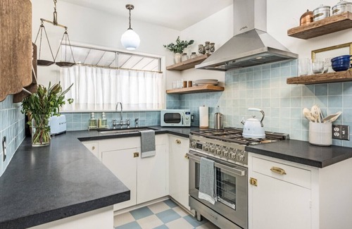 West Beach Apartment | The Marlowe Seaside Inn - Vintage Luxury at the Beach - Hotel Amenities