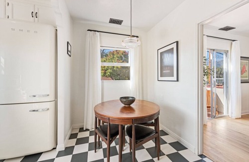 West Beach Apartment | The Marlowe Seaside Inn - Vintage Luxury at the Beach - Hotel Amenities