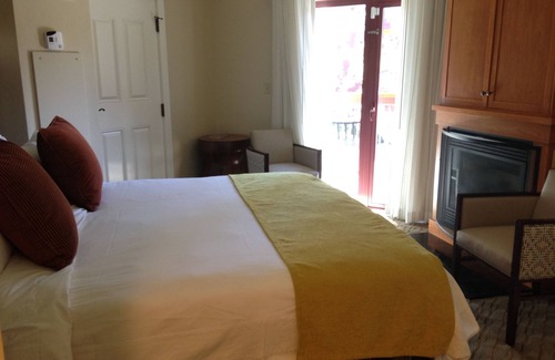 South Lake Tahoe Resort | The Marriott Grand ResidencenGreat Location with pool & partial mountain View!