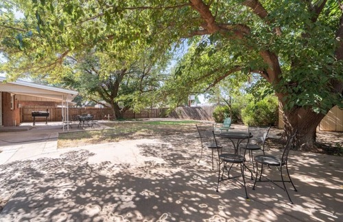 Slaton House | The Mary Martha - 3BR/2BA - Family Home