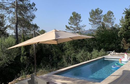 Le Thoronet House | The Mas des Oliviers, in the heart of Provence vineyards .