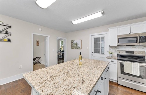 Summerville House | The Master Classic, 2.4 miles to Augusta National- 4 bedrooms, Sleeps 12