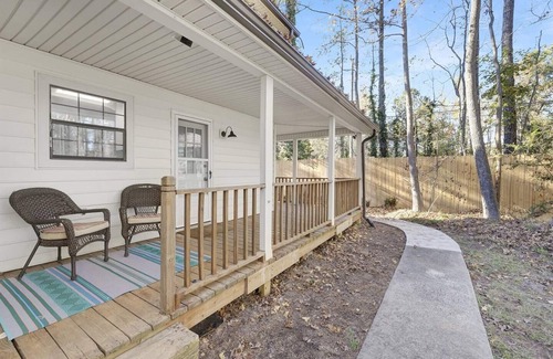 Matthews House | The Matthews Stay | Newly Renovated Family Home