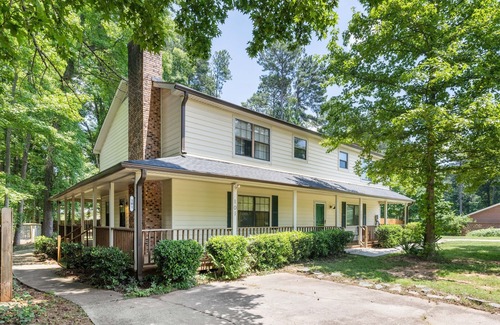 Matthews House | The Matthews Stay | Newly Renovated Family Home