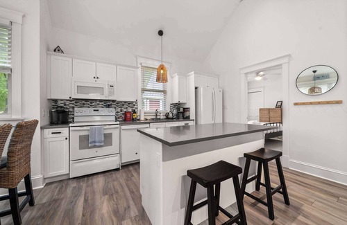 Cherry Valley House | The Mayflower - 4 Pine Forest