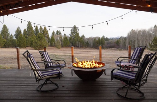 McCall Cabin | The McCall House- Hot Tub, A/C, Huge Covered Patio