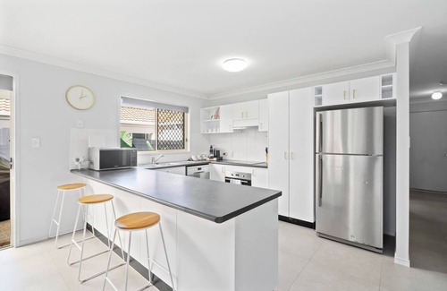 Upper Coomera House | The Meadows: A Homestead-style Family Delight