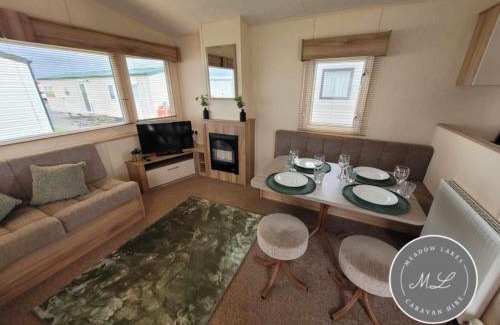 Chapel Saint Leonards Apartment | The Meadows 34 - Golden Palm Resort, pet friendly, WiFi & bed linen - Meadow Lakes Caravan & Lodge Hire