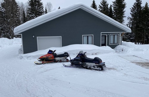 Grand Marais House | The Meadows Inn - Two Bedroom House, Sleeps 4