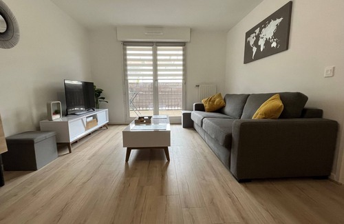 Meaux Apartment | The Meaux' sleeps. T2 . Parking/Wifi - Near Disney/PARIS