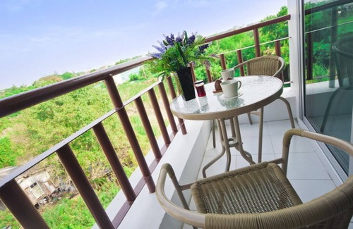 Nuanchan Apartment | The Meet Green Apartment