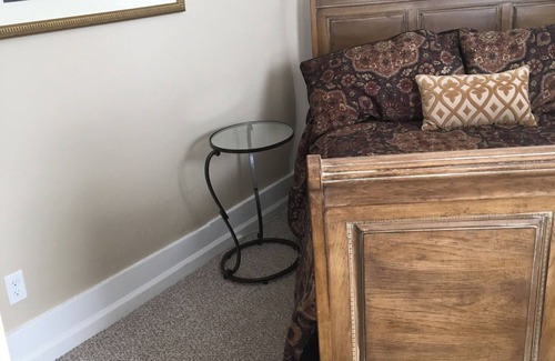 Forest Hills Apartment | The Mellor House 2 - Apartment #3