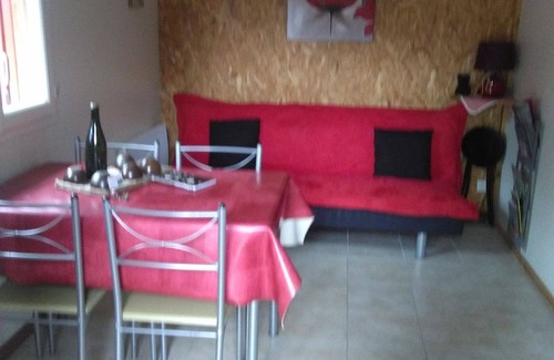 La Chapelle-Bayvel Ski Chalet | The Melrose, 4 people, located near Honfleur, Trouville and Deauville.