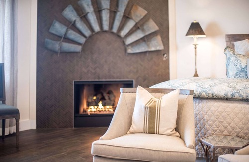 Fredericksburg House | The Melvin: Wine Trail Oasis, Hot Tub & Fire Pit