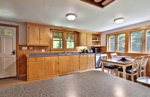 East Haven  Rutland County House | The Mendon Cottage - Charming Vermont Home Close to Pico, Ski Rental Deals!