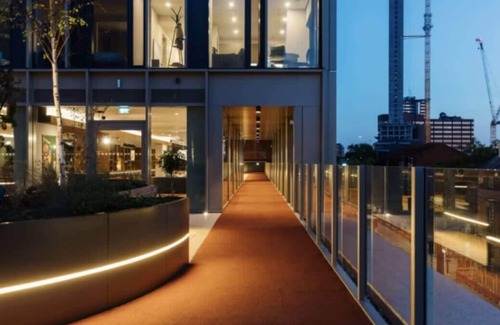 The Westside Apartment | The Mercian 1 XVIII- 1BDR |STUNNING CITY SKYLINE VIEWS! 24-Hour GYM | CINEMA roo