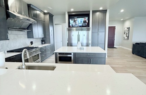 Bouvet Island House | The MERCY HOUSE-Lovely 5-bedroom house on Lake McConaughy & Bayside Golf Course