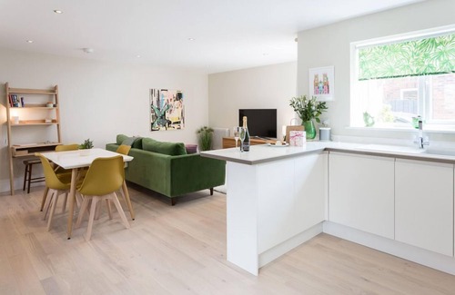 York Cottage | The Mews - sleeps 4 guests in 2 bedrooms