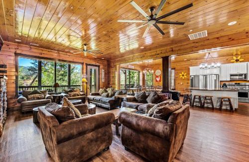 Gatlinburg House | The Mighty Crabapple Manor by Stony Brook Cabins