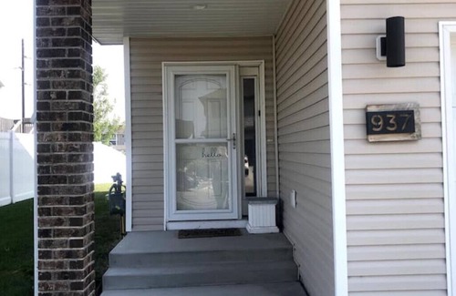 West Fargo House | The MikkonINN - Modern 3 bed home by The Lights
